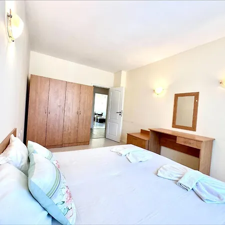 Blue Marine - Menada Apartment *