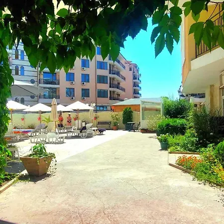 Blue Marine - Menada Apartment *