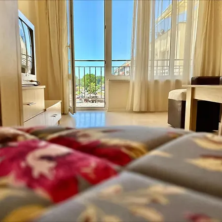 Blue Marine - Menada Apartment